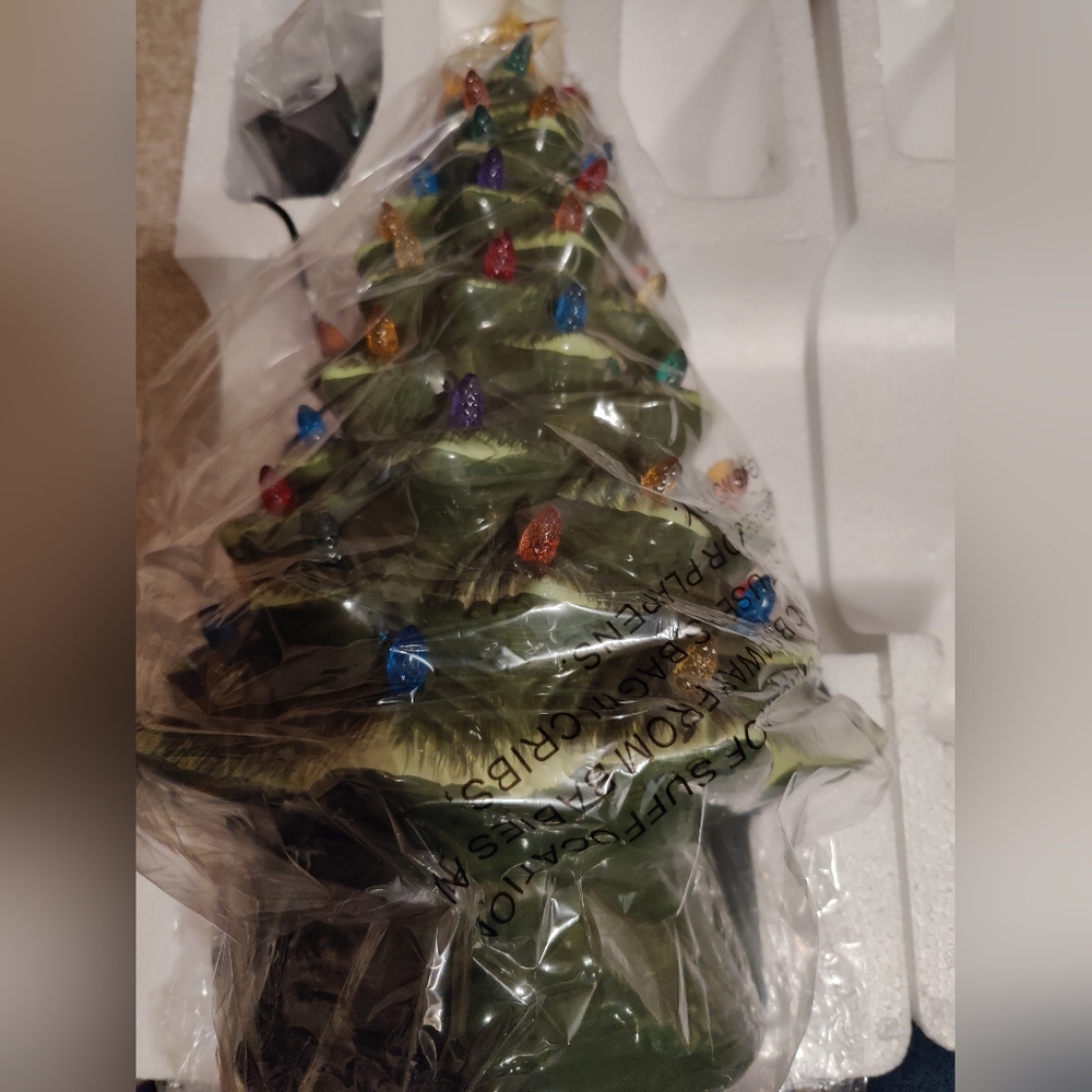 New Mr Christmas light up Christmas tree